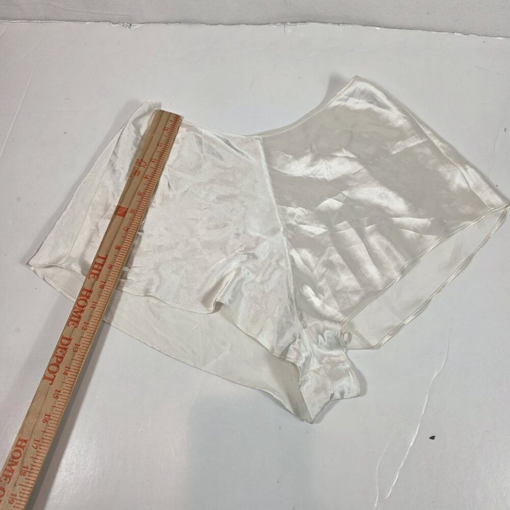 Vintage Victoria's Secret Second Skin Satin sleep lounge shorts Bun medium ivory - Picture 4 of 8